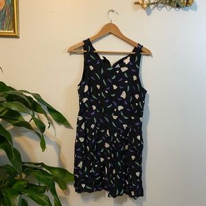 Backless geometric adorable mini dress